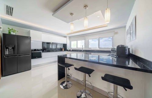 Downtown Cancun Condo | 4-Bedroom Luxury Penthouse with Private Jacuzzi and office, next to Hotel Zone
