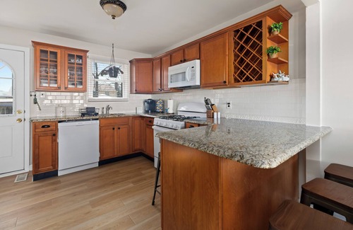 Lower Township House | 4-bedroom Master Spa Oasis - Sleeps 10 Dog Friendly