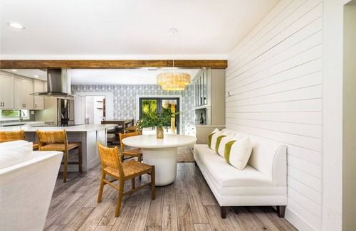 White St. Gallery Villa | 4-bedroom Modern Villa w/Guest House and resort style pool in serene Key West