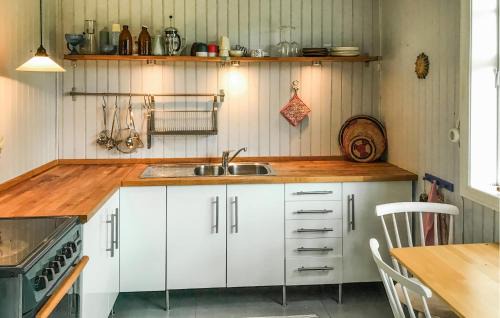 Lyngdal House | 4 Bedroom Nice Home In Lyngdal