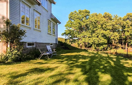 Lyngdal House | 4 bedroom nice home in Lyngdal