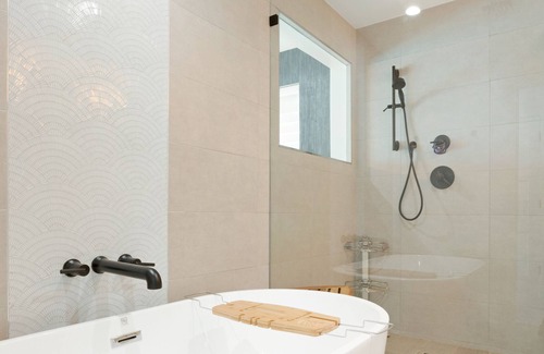 West Bay Villa | 4 Bedroom Oceanfront Villa