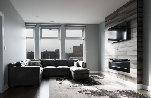 Wicker Park Apartment | 4 Bedroom Penthouse Loft in Heart of Wicker Park with Parking