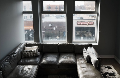 Wicker Park Apartment | 4 Bedroom Penthouse Loft in Heart of Wicker Park with Parking