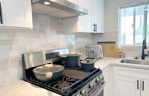 Covina House | 4-bedroom pool & game room bungalow in Ikea Covina