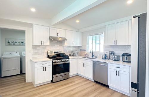Covina House | 4-bedroom pool & game room bungalow in Ikea Covina