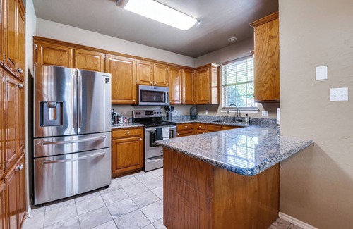 Irving House | 4 Bedroom & Pool: Great Irving Location close to attractions