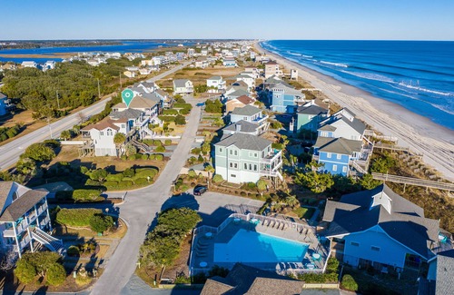 Village of Stump Sound House | 4 Bedroom - Sleeps 12 - Community Pool