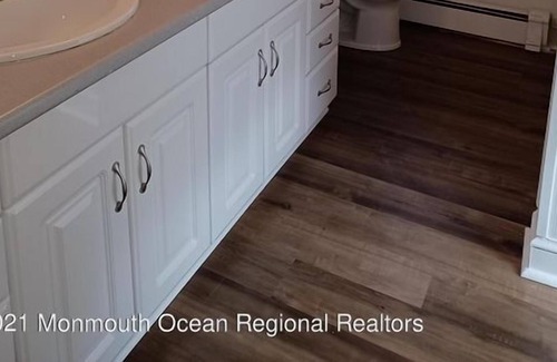 West Long Branch Apartment | 4 Bedroom Single family 267771 by Houzlet
