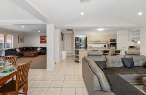 Parkinson House | 4 Bedroom Spacious Cozy Family Retreat Parkinson