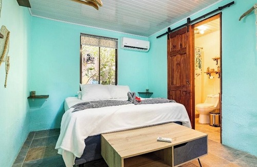 Dominical Hotel | 4-bedroom unit in charming Playa Dominical with WiFi, AC