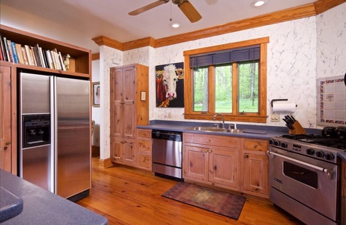 Lookout Mountain House | 4 Bedroom upscale neighborhood open concept HomeChildren 15yrs+