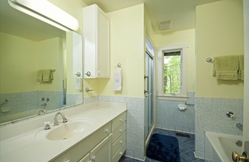Lookout Mountain House | 4 Bedroom upscale neighborhood open concept HomeChildren 15yrs+