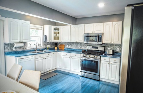 Grand Rapids House | 4-bedroom vacation home 8 minutes to Downtown Market