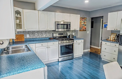 Grand Rapids House | 4-bedroom vacation home 8 minutes to Downtown Market