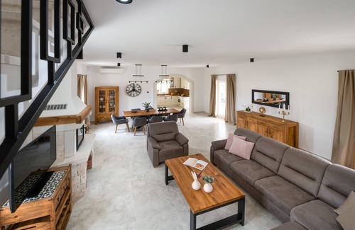 Kavran Villa | 4 Bedroom Villa in Kavran