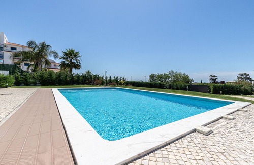 Manta Rota Ski Chalet | 4 bedroom villa with pool and in a condominium by AlgarveManta (6V4)