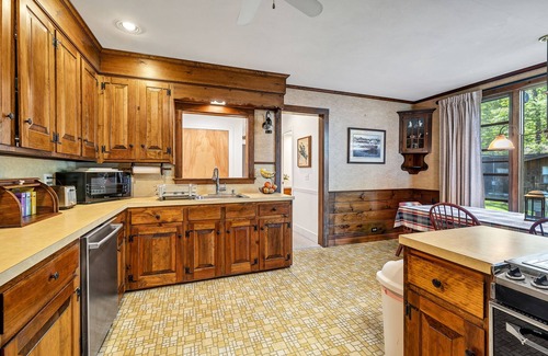 Moultonborough House | 4 Bedroom Waterfront Home With Beatutiful Lake and Mountain Views