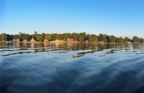 St. Albans Cottage | 4-Bedroom Waterfront Cottage on Lake Champlain