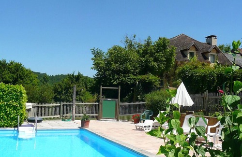 Coly House | 4 bedrooms 2 bathrooms 10 people, with pool and large garden beautifully decorated