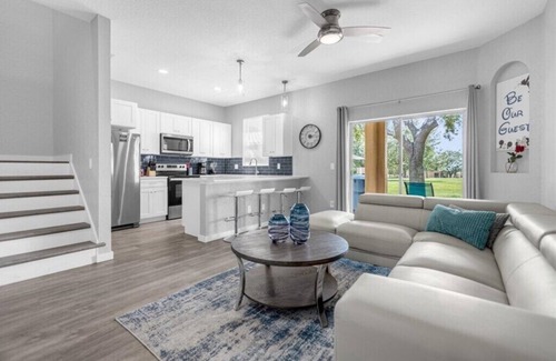 Regal Palms House | 4 Bedrooms/3 Bathrooms/Regal Palms (331 MA)