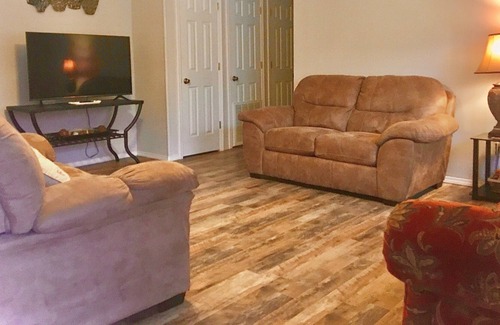Mena House | 4 Bedrooms & 3 Full Baths-Yard/Deck/Firepit/Creek/Paved Road/SxS Trails/Hiking