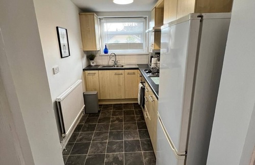 Margam House | 4 Bedrooms, Centre of town, Smart TV in every room