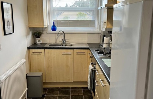 Margam House | 4 Bedrooms, Centre of town, Smart TV in every room