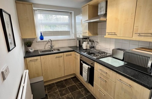 Margam House | 4 Bedrooms, Centre of town, Smart TV in every room