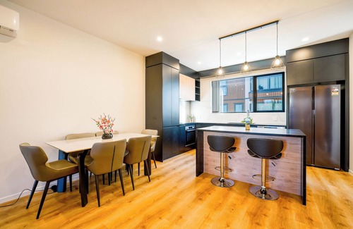 Bayswater House | 4 Bedrooms Modern Coastal Retreat Near Devonport