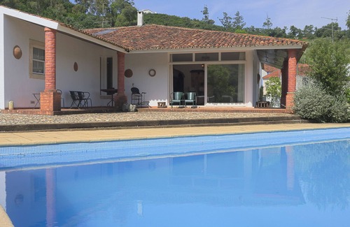 Rio Maior House | 4 bedrooms villa with private pool