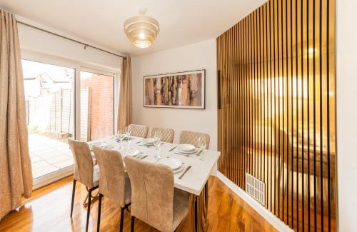 Reading House | 4 Beds Free Parking Fully Equipped Home