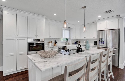 Deerfield Beach Villa | 4 BR Beach Home Heated Pool Jacuzzi + Tiki TV Hut