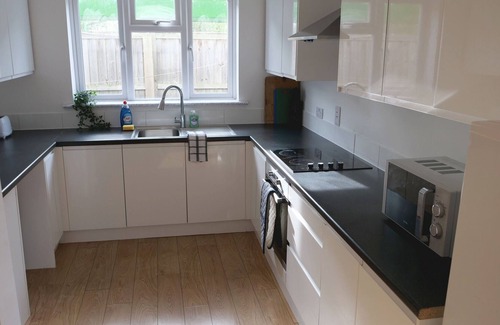 Bedford House | ★ 4 BR Country House - Quaint Village - Central Bedford