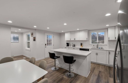 Gallatin House | 4-BR Cozy Ranch Style Home - 3 min to Gallatin Marina