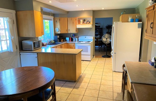 Okanagan-Similkameen House | 4 BR Lakefront Home Perfect for Beach and Wine Holidays. Skaha Beach-100 steps!
