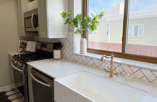 East Central House | 4 BR/Near Liberty Park+Sugarhouse/Fast Wi-fi