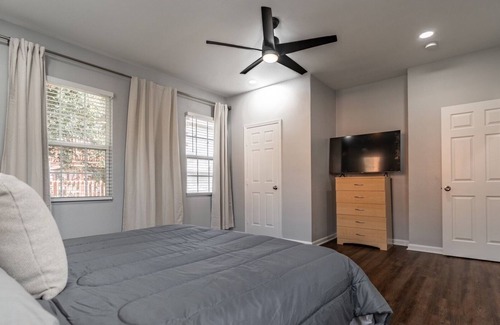 Hillcrest House | 4 BR Spacious Home in the Heart of Hillcrest