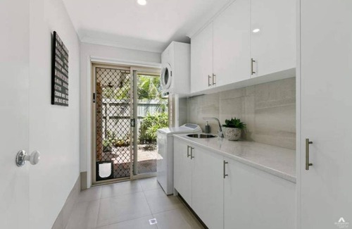 Bokarina House | 4 BRM Family Home with Pool Bokarina