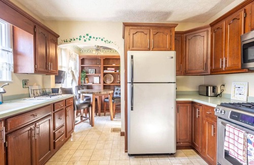 Meridian-Kessler House | 4 BRs+King Bed+Game Room+Broadripple+Bars+Spacious