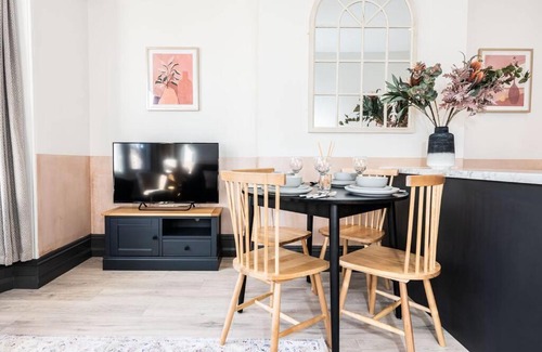 Salisbury Apartment | 4 Castle Mews