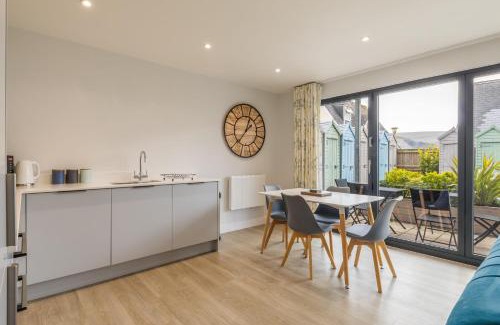 Mortehoe Apartment | 4 Challacombe - Luxury Apartment at Byron Woolacombe, only 4 minute walk to Woolacombe Beach!
