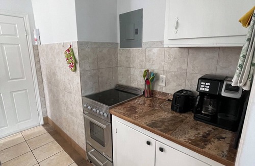 Warm Mineral Springs Cottage | #4 Charming cottage across of warm mineral springs great for 2 person