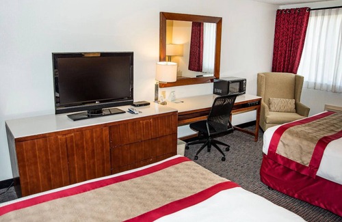 Cedar City Hotel | 4 Comfortable Units Perfect for Scenic Park Exploration! Free Breakfast, Pool!
