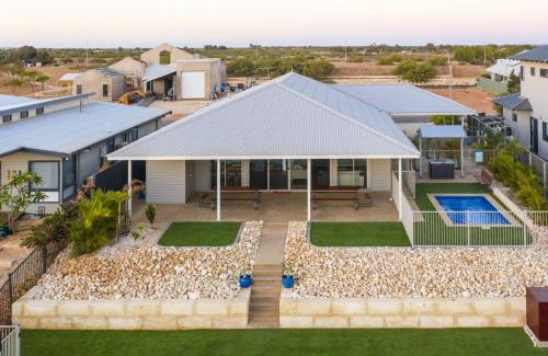 Exmouth House | 4 Corella Court - Pool and Jetty 12m max