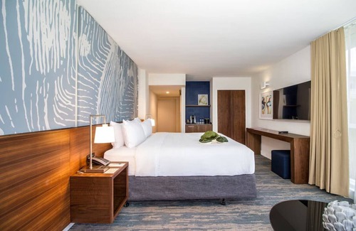 Central Beach Hotel | 4 Family-Friendly Units Near Beach & Park Access