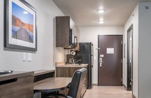 Wilkes East House | 4 Family-Friendly Rooms with Kitchen and Near Peninsula Park Rose Garden