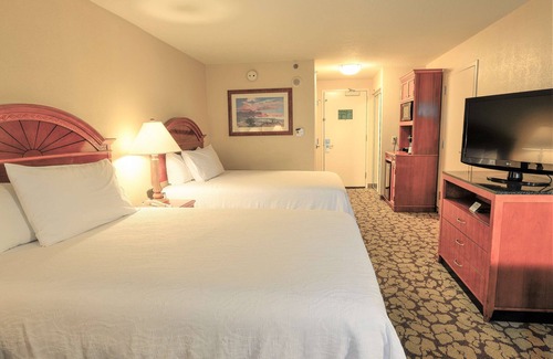 Chinatown Hotel | 4 Family-Friendly Units with Outdoor Pool, Free Breakfast and Near CityCentre