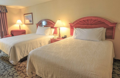 Chinatown Hotel | 4 Family-Friendly Units with Outdoor Pool, Free Breakfast and Near CityCentre