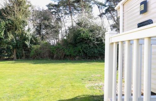 Hopton House | 4 Foxburrow Hang